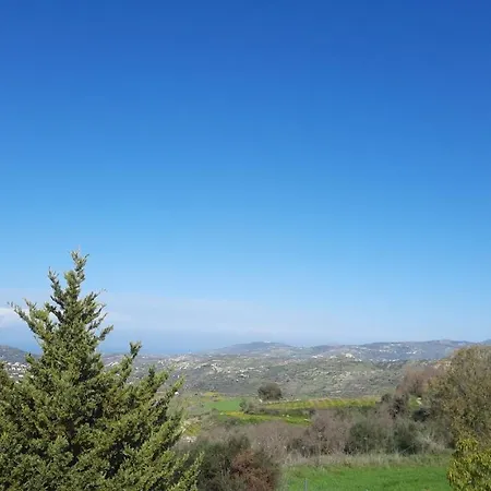 Idyllic 3 Bed With Stunning Views Willa Pafos