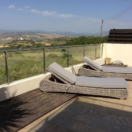 Idyllic 3 Bed With Stunning Views * Pafos